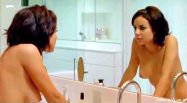 Andreia Horta pelada em cena de nudez e sexo